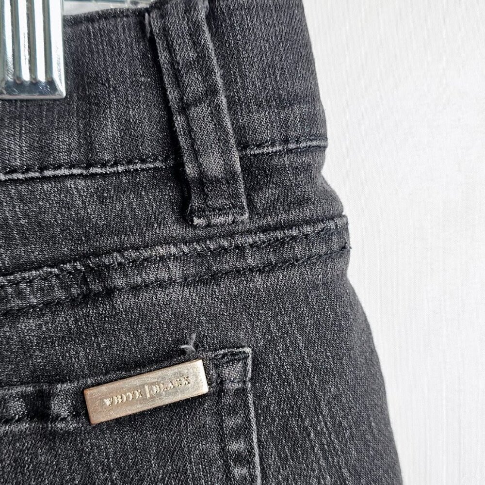 WHITE HOUSE BLACK MARKET Jean Shorts Distressed size L BLACK Denim Bermuda Cute - Picture 7 of 7
